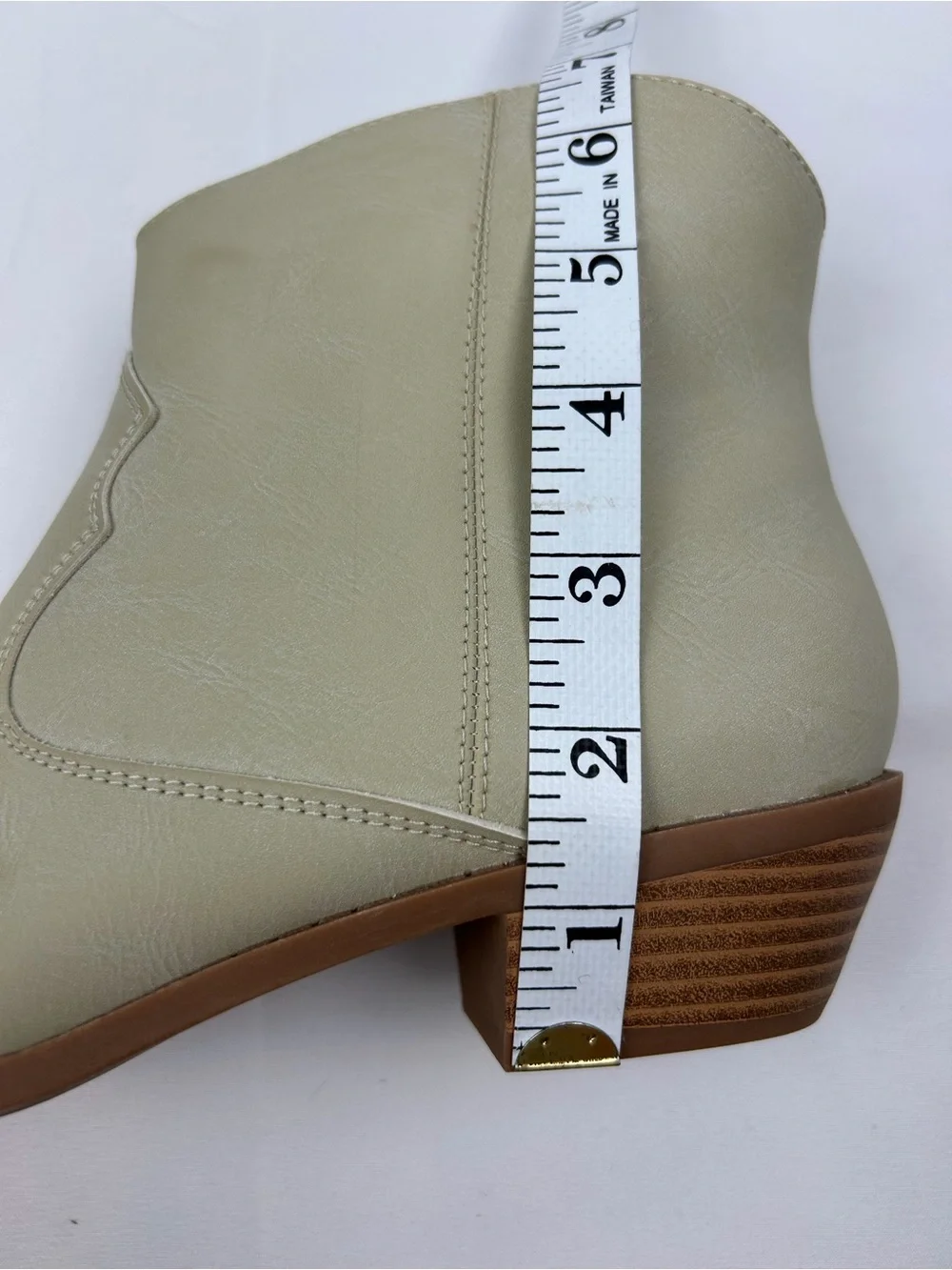 *NEW* Journee Taliah Western Style Ankle Boots Women’s 8 Cream